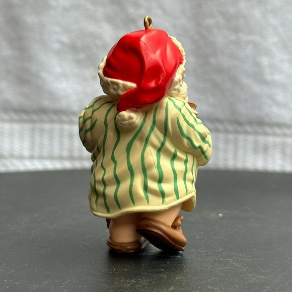 Santa's Snack, Hallmark Keepsake Christmas Ornament from 1986 - Picture 9 of 10